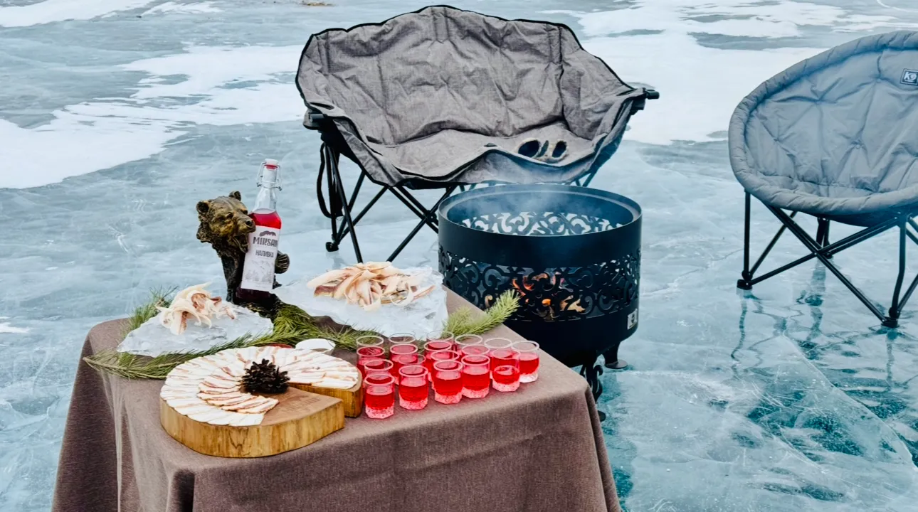Ужин на льду Байкала