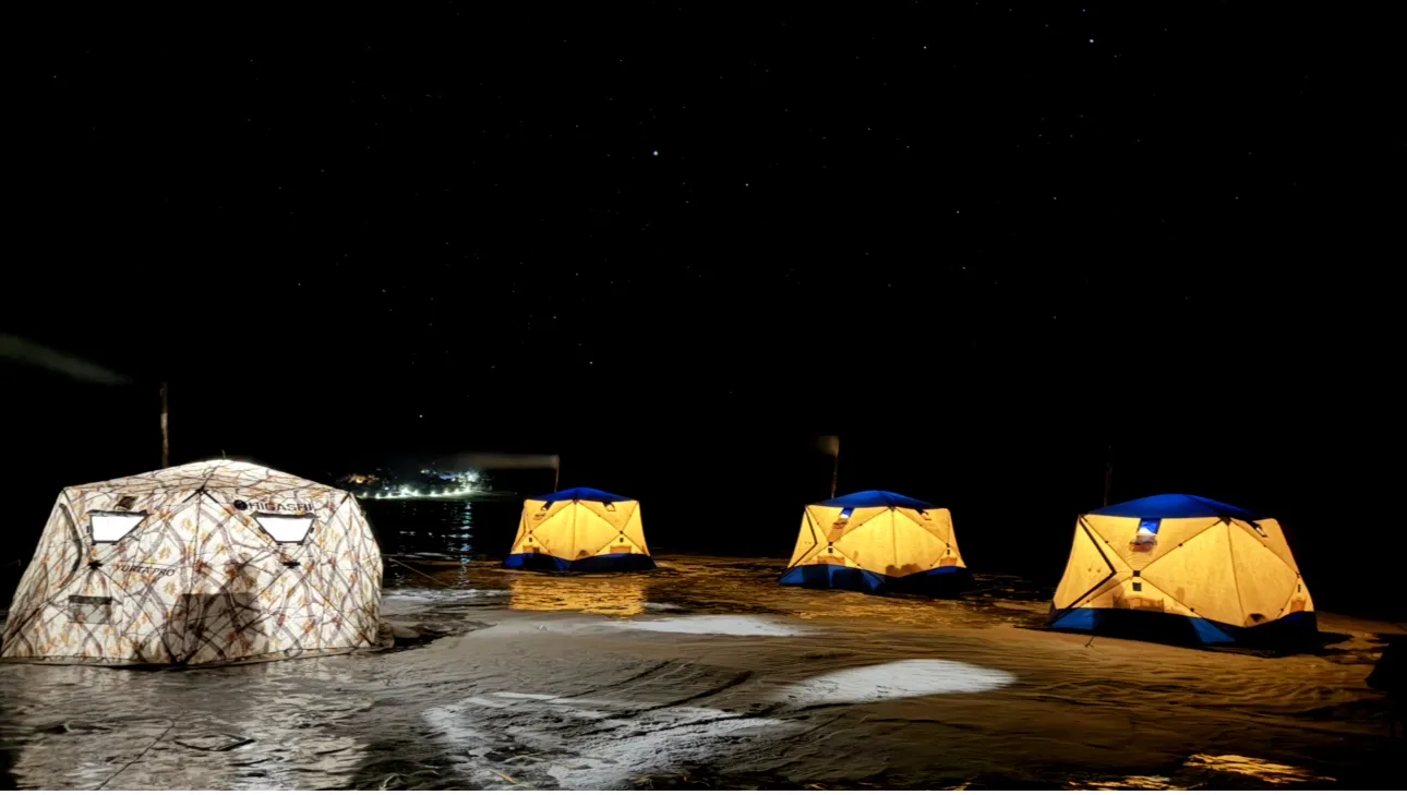 Ужин на льду Байкала