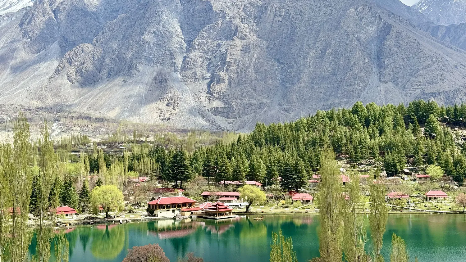 Путешествие в Пакистан.    Пакистан - это нестандартное, но очень яркое направление для тех, кто ищет аутентичность, природу без толп туристов и настоящее гостеприимство. 
