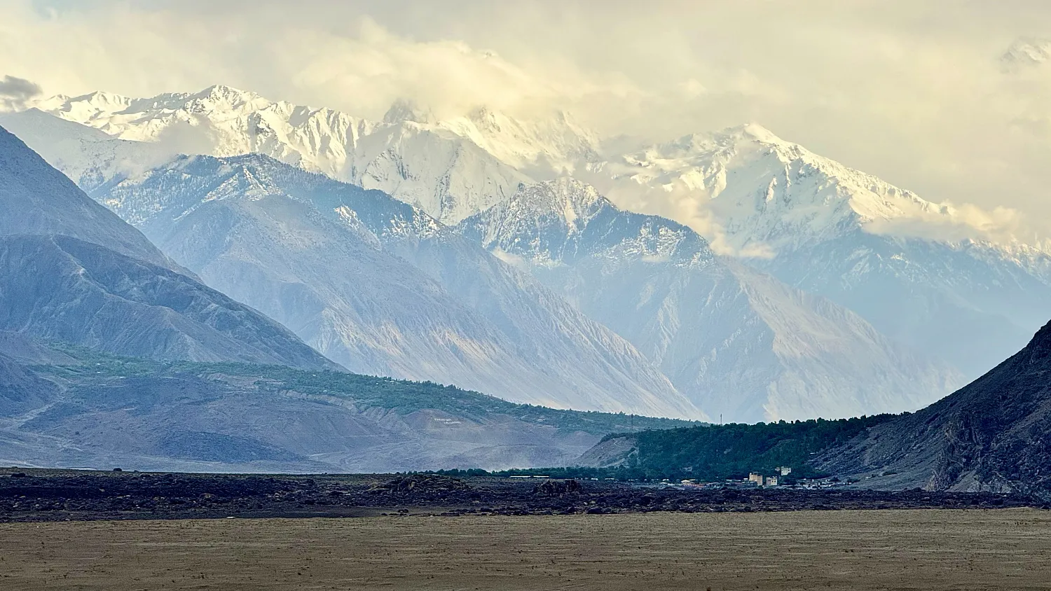Путешествие в Пакистан.    Пакистан - это нестандартное, но очень яркое направление для тех, кто ищет аутентичность, природу без толп туристов и настоящее гостеприимство. 