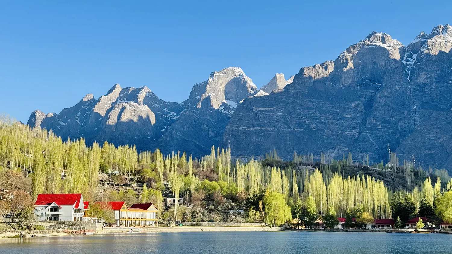 Путешествие в Пакистан.    Пакистан - это нестандартное, но очень яркое направление для тех, кто ищет аутентичность, природу без толп туристов и настоящее гостеприимство. 