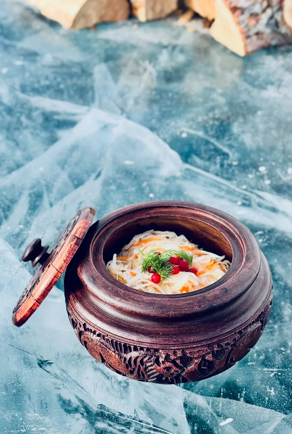 Обед на льду Байкала