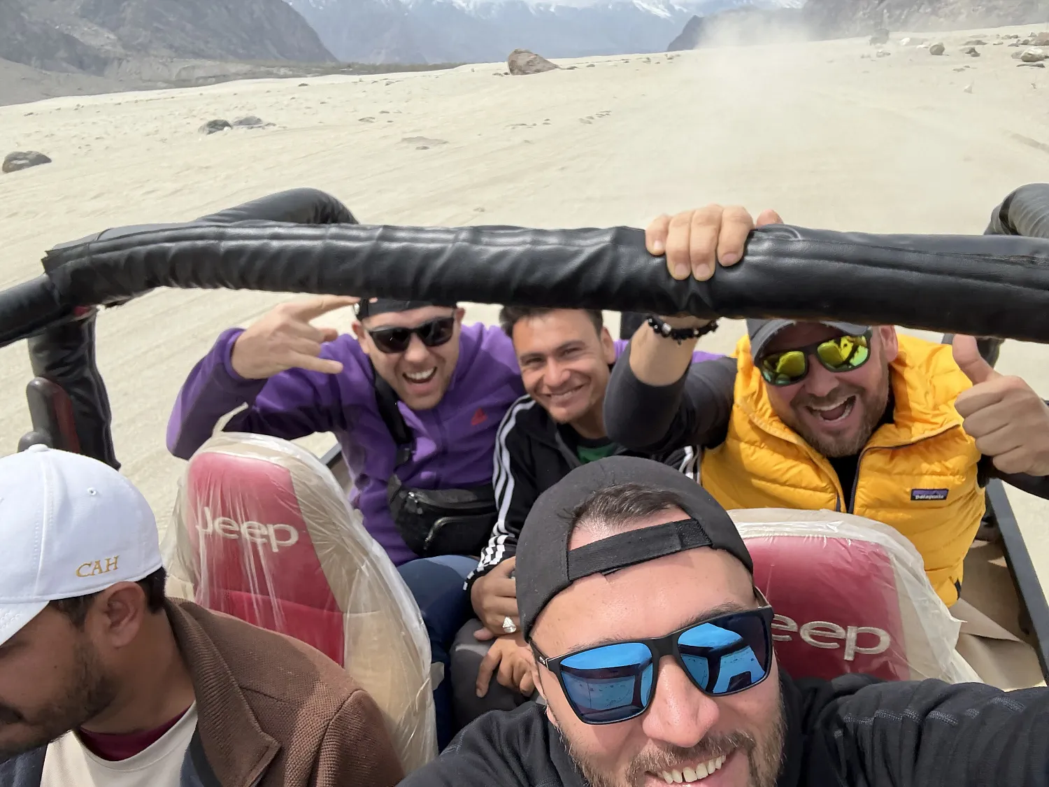 Путешествие в Пакистан.    Пакистан - это нестандартное, но очень яркое направление для тех, кто ищет аутентичность, природу без толп туристов и настоящее гостеприимство. 