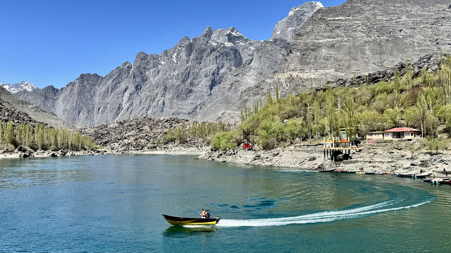 Путешествие в Пакистан.    Пакистан - это нестандартное, но очень яркое направление для тех, кто ищет аутентичность, природу без толп туристов и настоящее гостеприимство. 