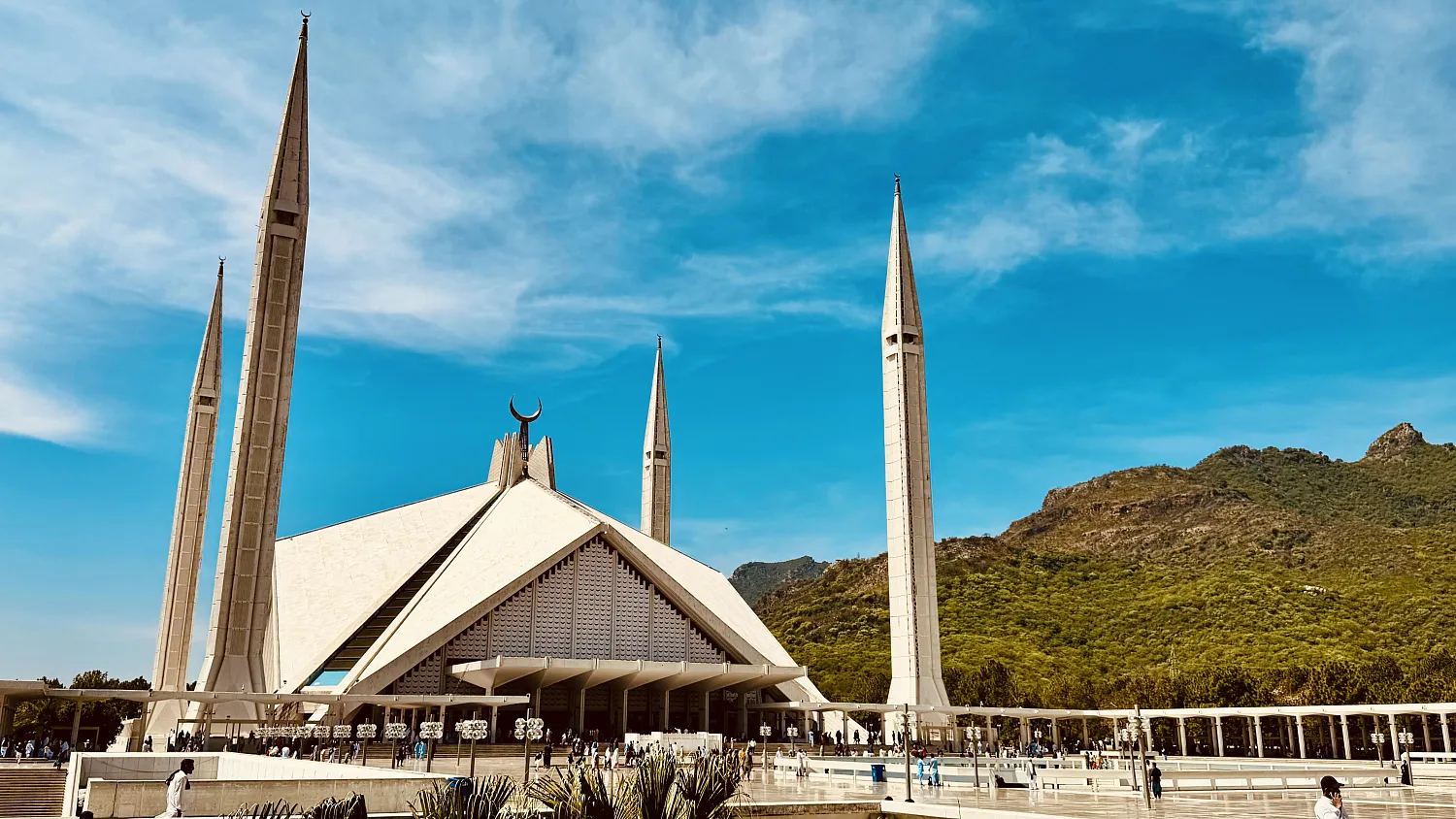 Путешествие в Пакистан.    Пакистан - это нестандартное, но очень яркое направление для тех, кто ищет аутентичность, природу без толп туристов и настоящее гостеприимство. 