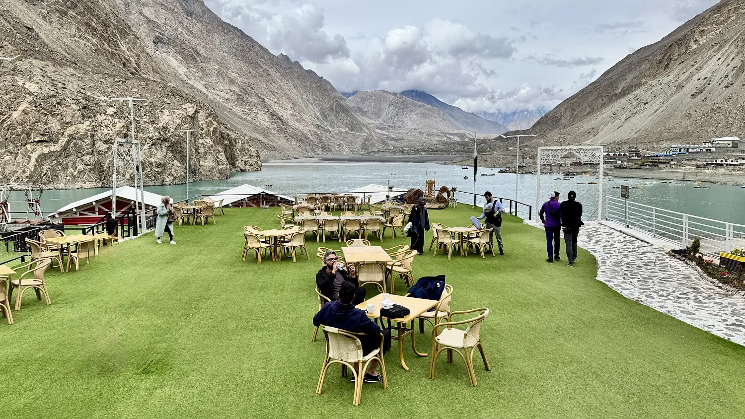 Путешествие в Пакистан.    Пакистан - это нестандартное, но очень яркое направление для тех, кто ищет аутентичность, природу без толп туристов и настоящее гостеприимство. 