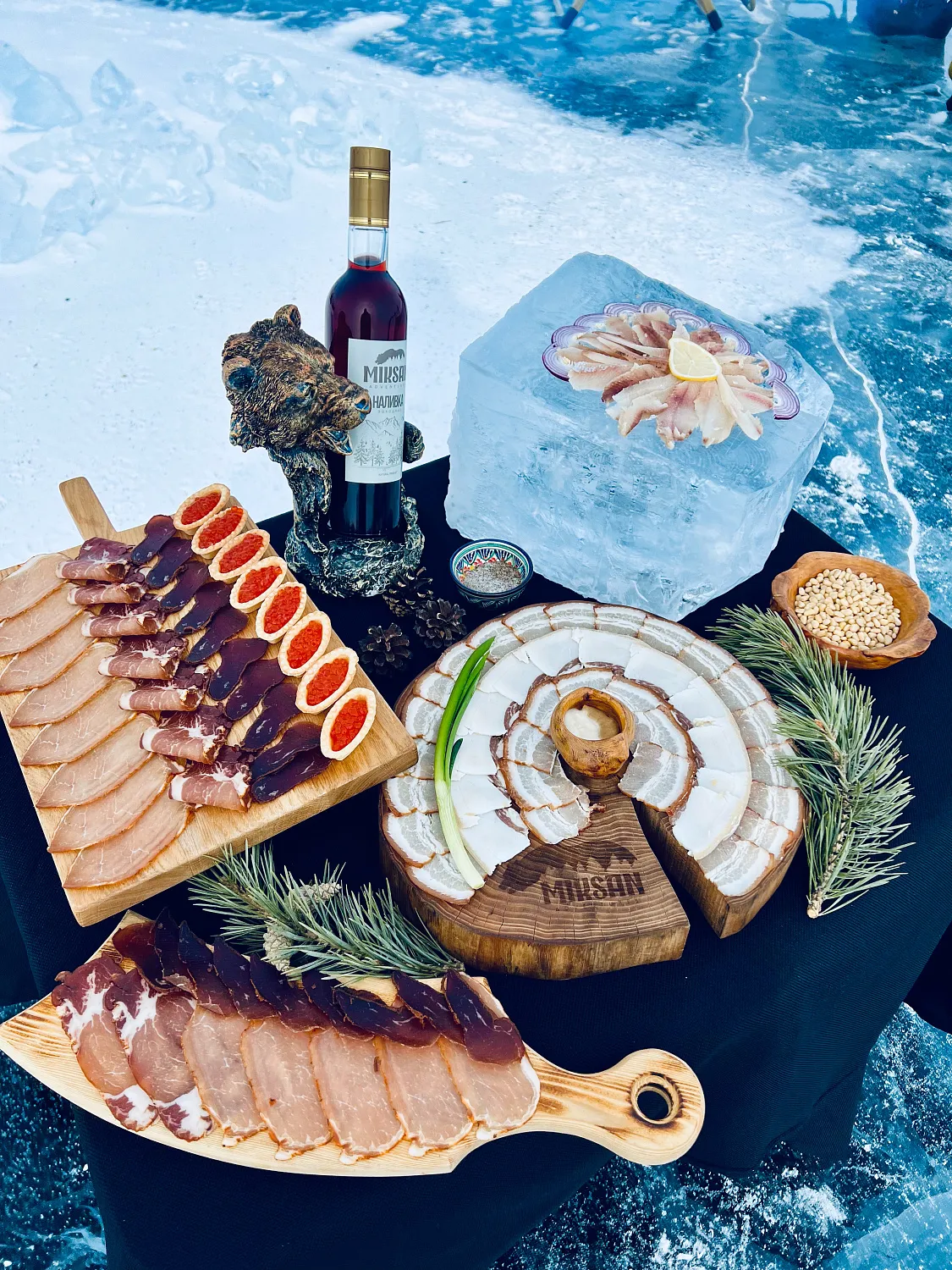 Обед на льду Байкала