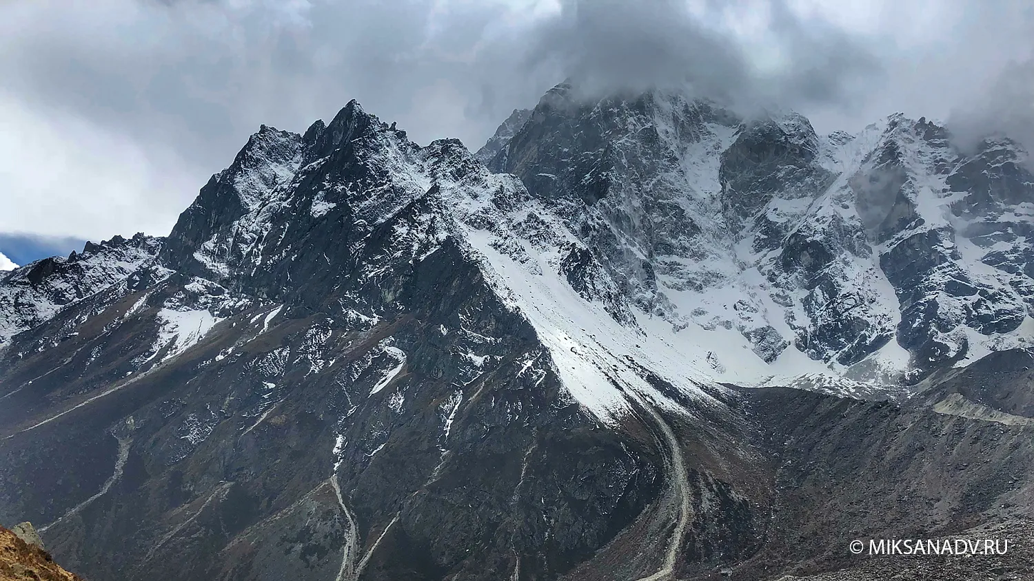 Треккинг в Базовый Лагерь Эвереста и Пик Кала-Пхатар 5600 м